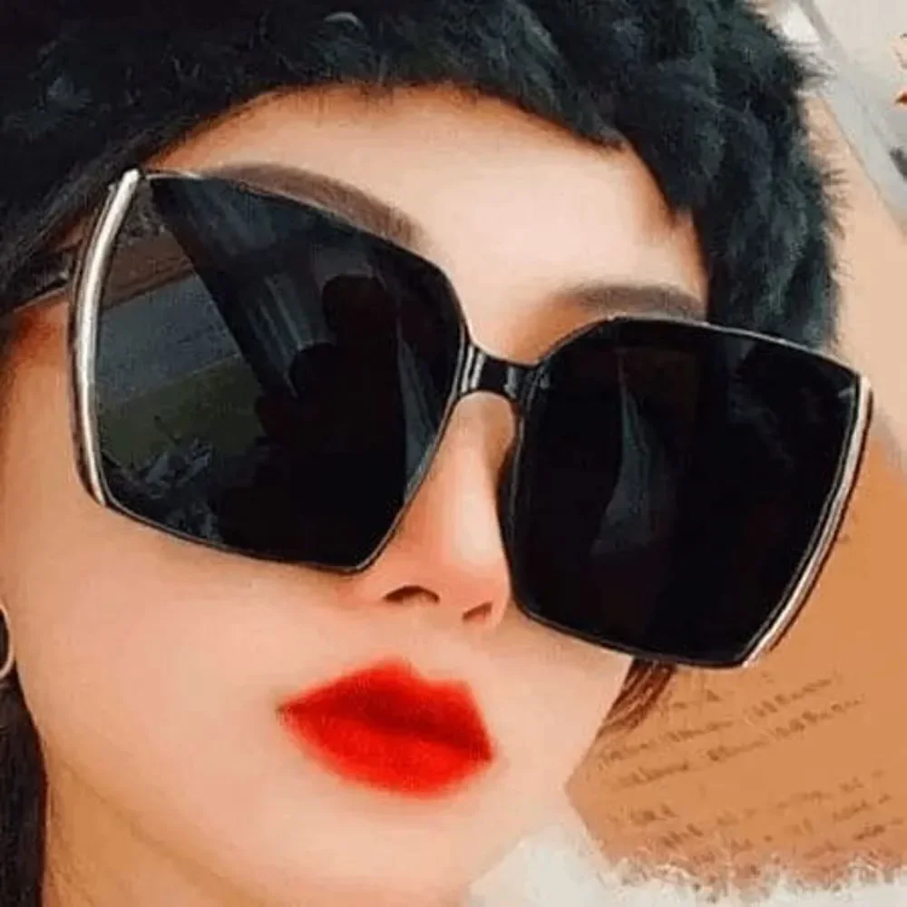 Ladies Chic Black Sunglasses